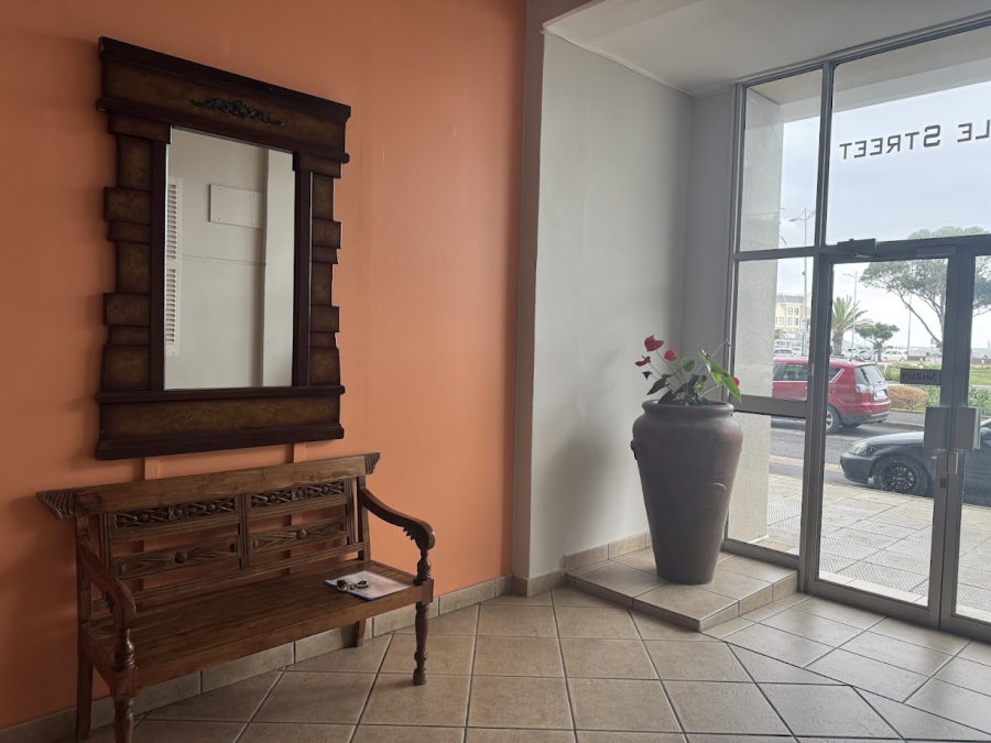 To Let 1 Bedroom Property for Rent in Strand Central Western Cape